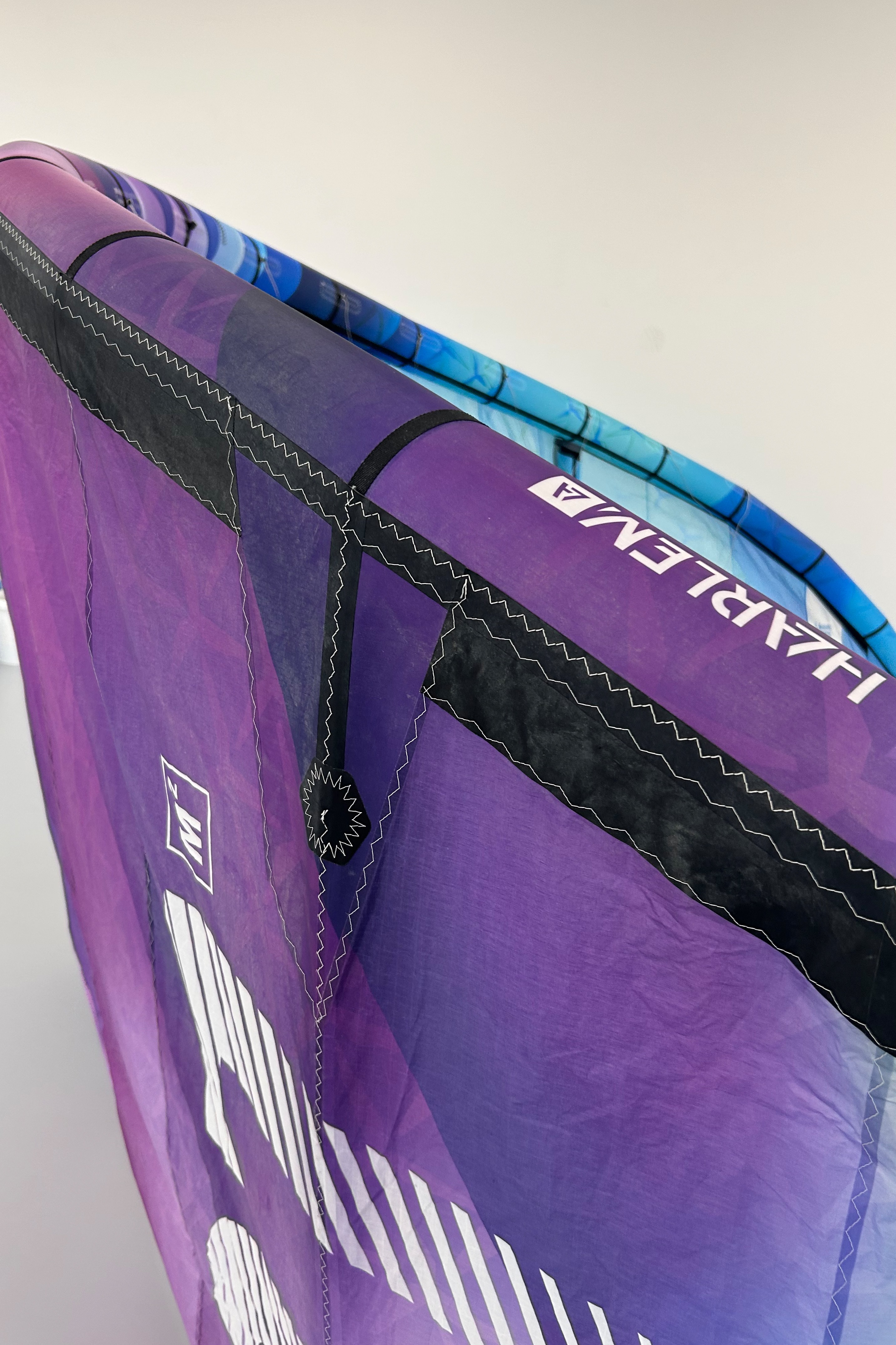 Harlem Kitesurfing-Thrive Kite (DEMO)