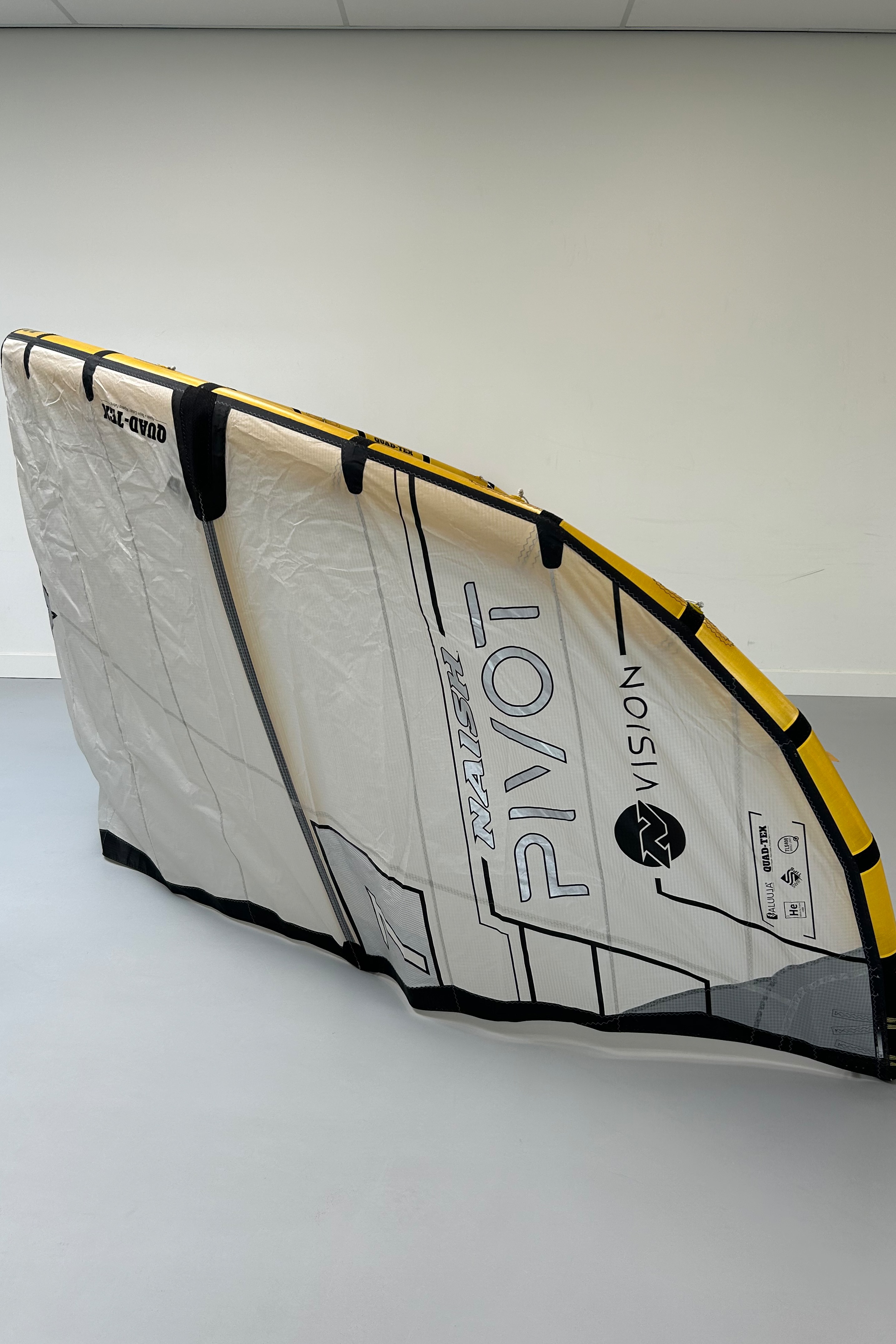 Naish-Pivot NVision 2024 Kite (DEMO)